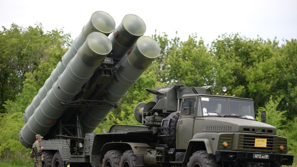 Tajná akce potvrzena. Slovensko dodalo Ukrajině protiraketový systém S-300